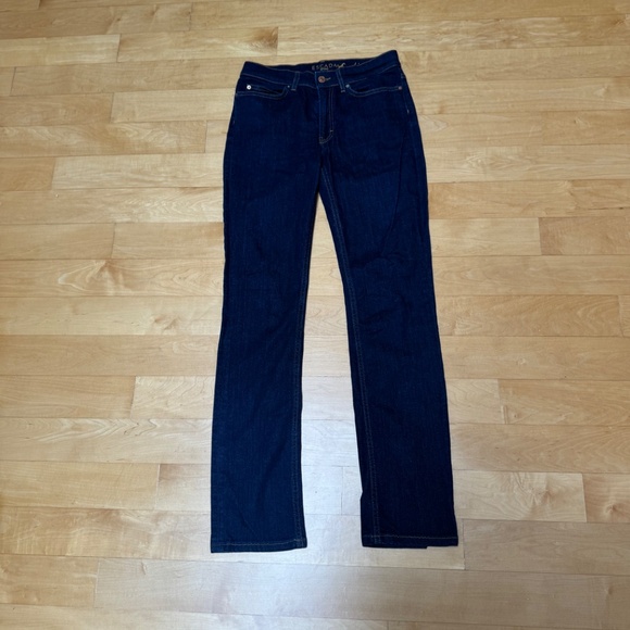 Women's Escada Sport 'Straight Leg 'Linda' Jeans - Picture 1 of 9